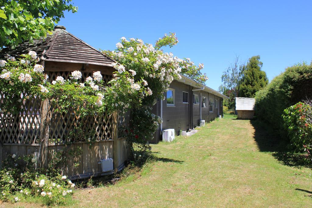Jack & Di'S Lakefront Motel Distretto di Distretto di Rotorua Esterno foto